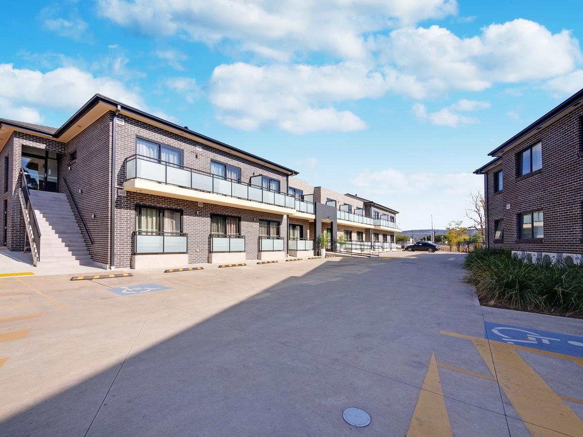 Value Suites Penrith Exterior foto